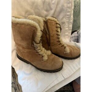 Natural Reflections Fleeced Lined Suede boots size 8 in great condition